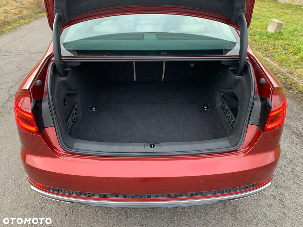 Audi A4 Limousine - 19