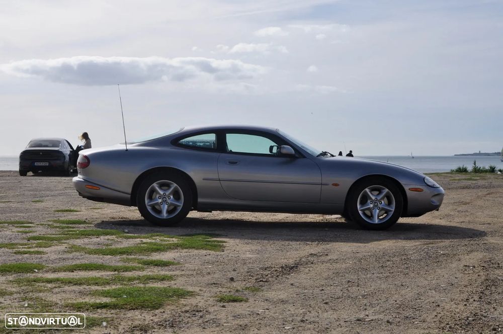 Jaguar XK XK8 4.0 Coupé Pele - 16