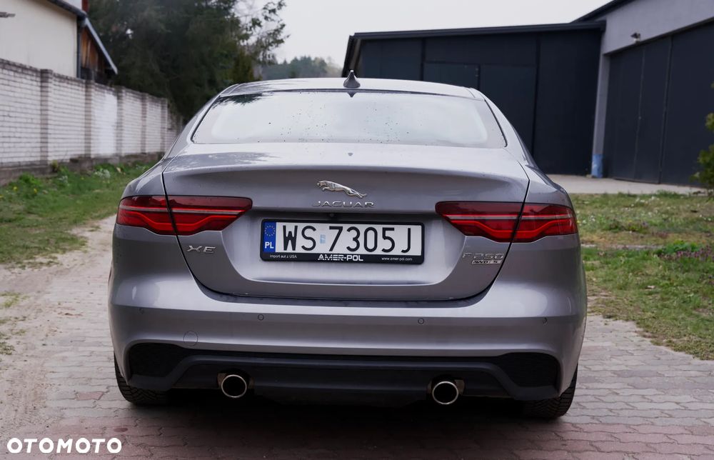 Jaguar XE - 5