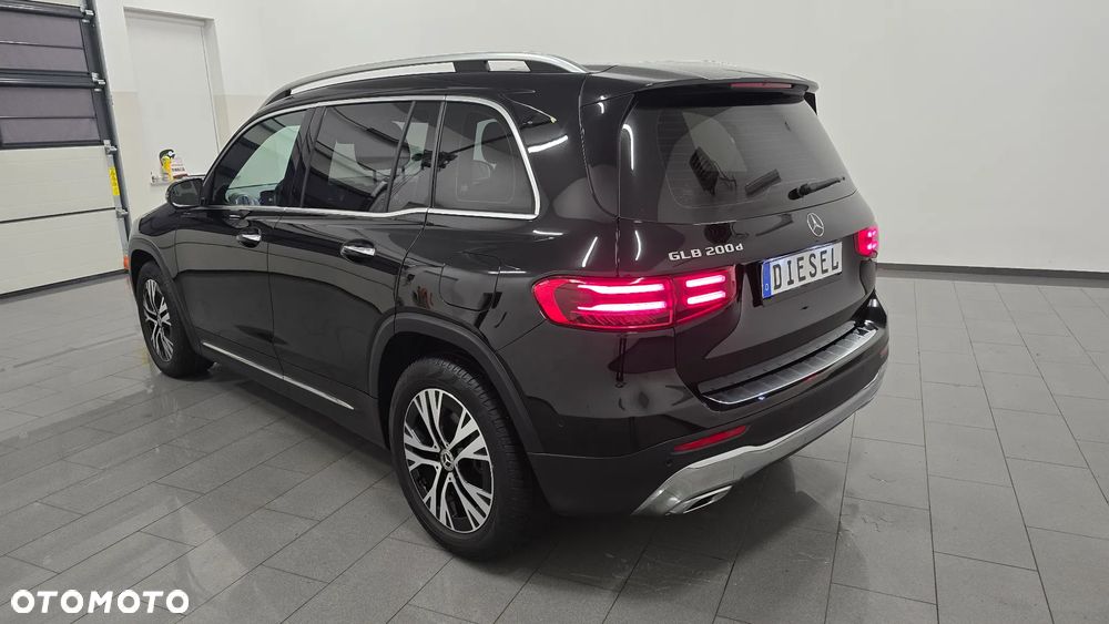 Mercedes-Benz GLB 200 d 8G-DCT AMG Line - 4