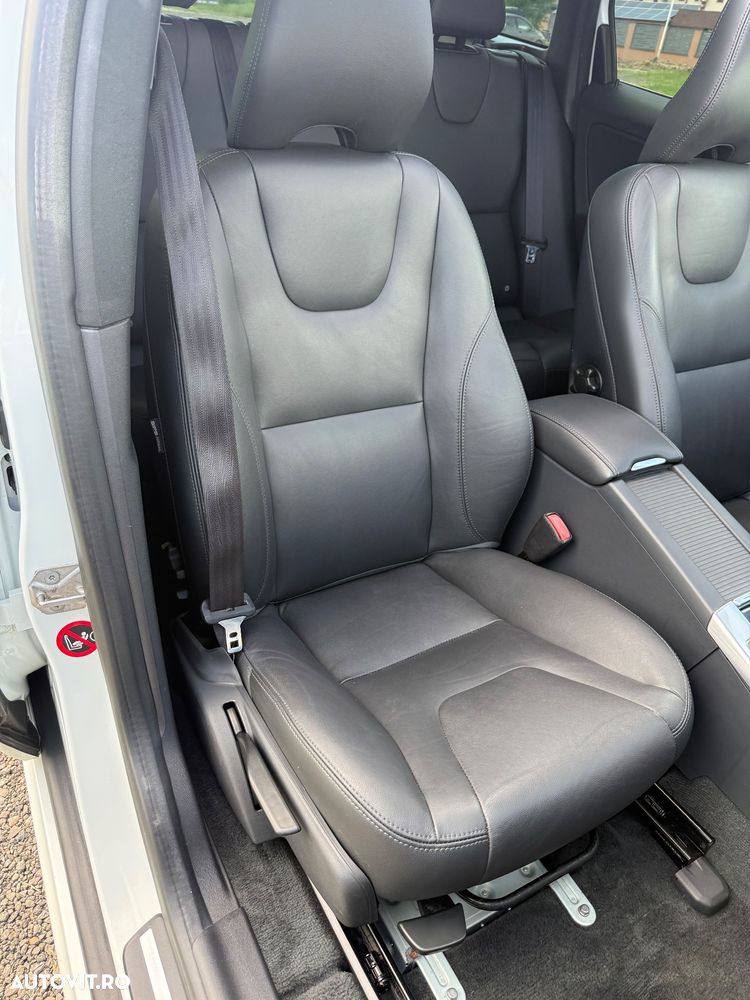Volvo XC 60 D4 Geartronic Ocean Race - 29