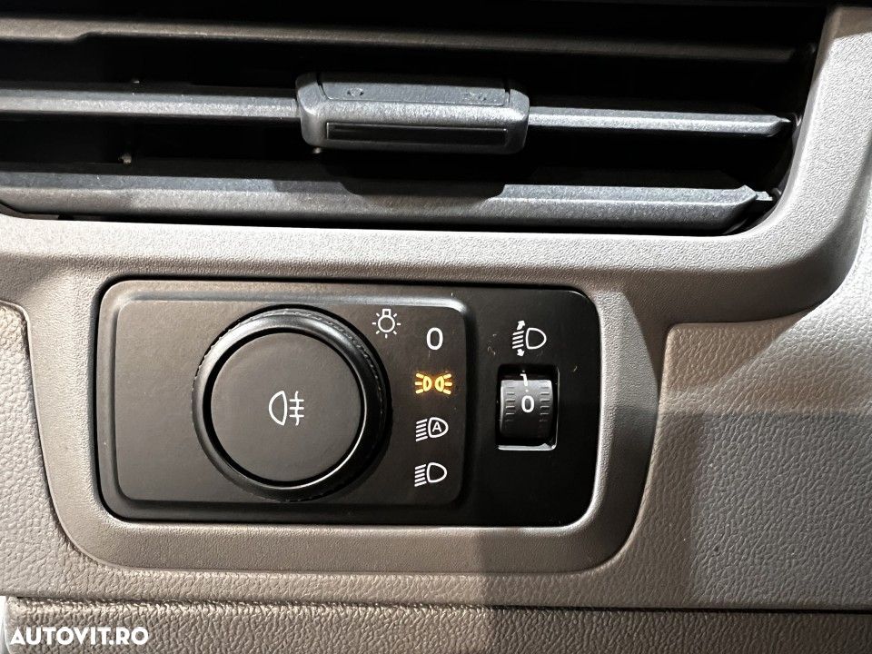 Volkswagen Caravelle - 23