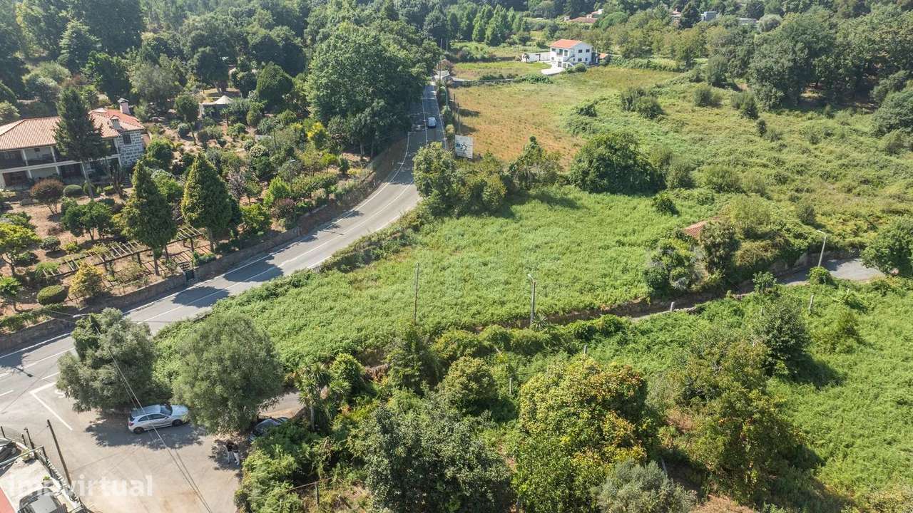 Moradia para Recuperar com 2.017 m² de Terreno Urbano | Famalicão - Grande imagem: 3/7