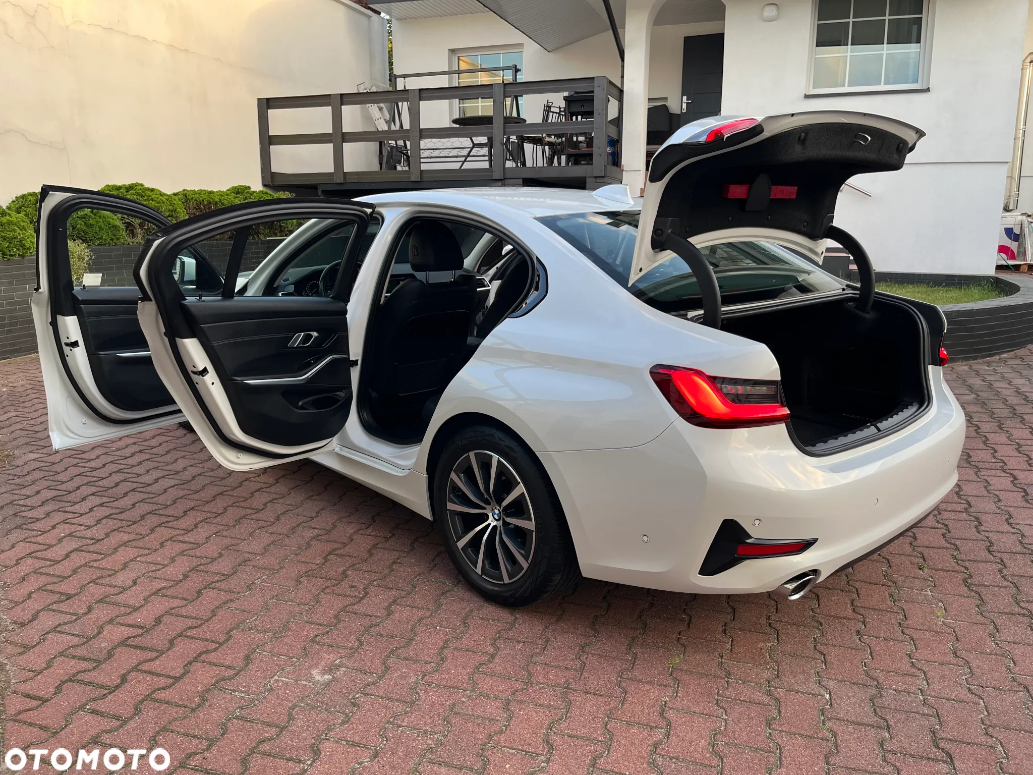BMW Seria 3 320i Sport Line - 31