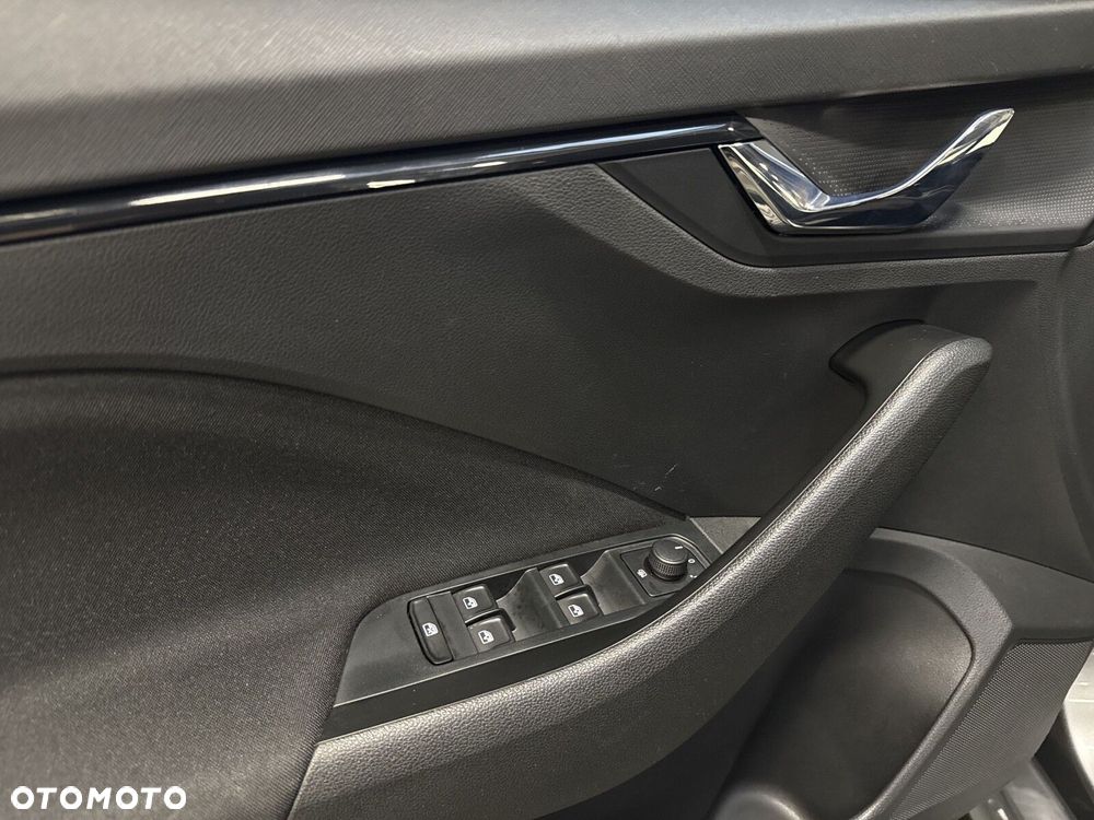 Skoda Kamiq 1.0 TSI Essence - 11