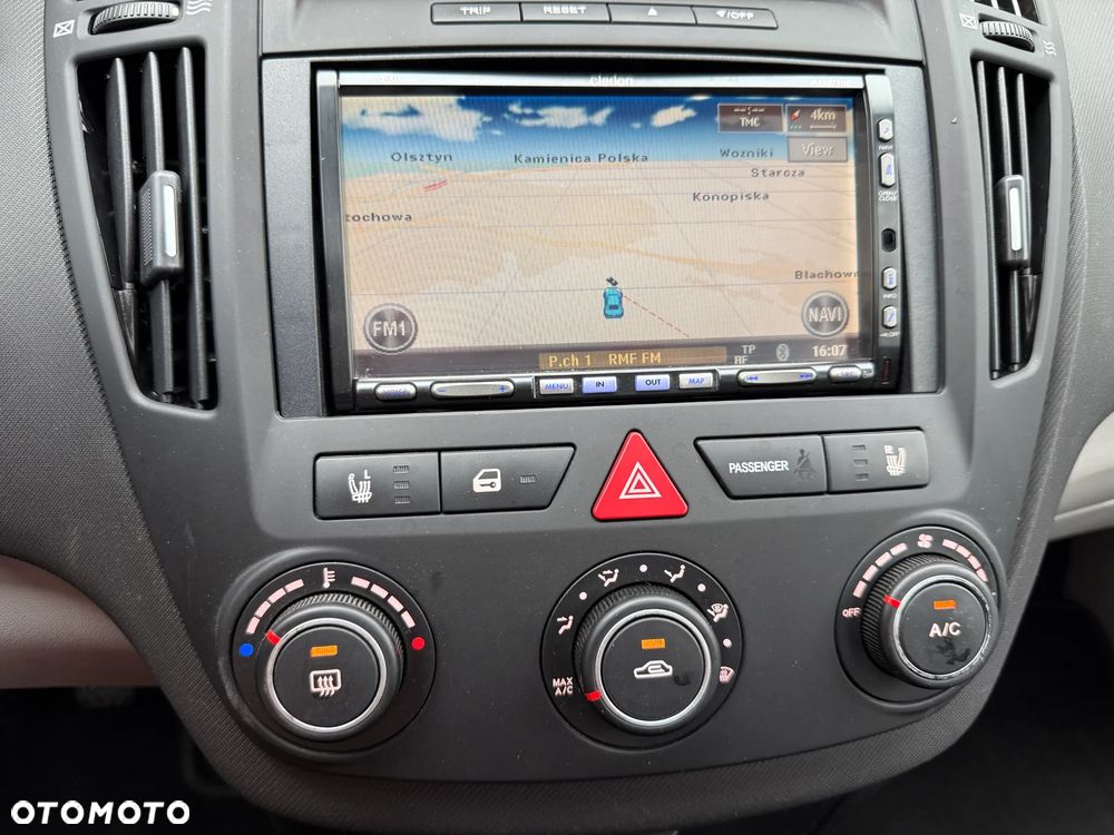 Kia Ceed - 12