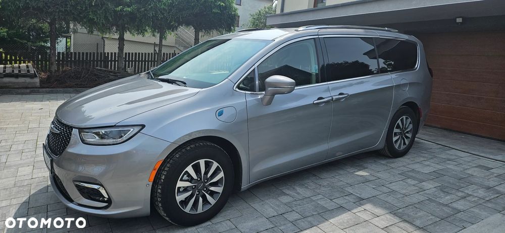 Chrysler Pacifica - 1