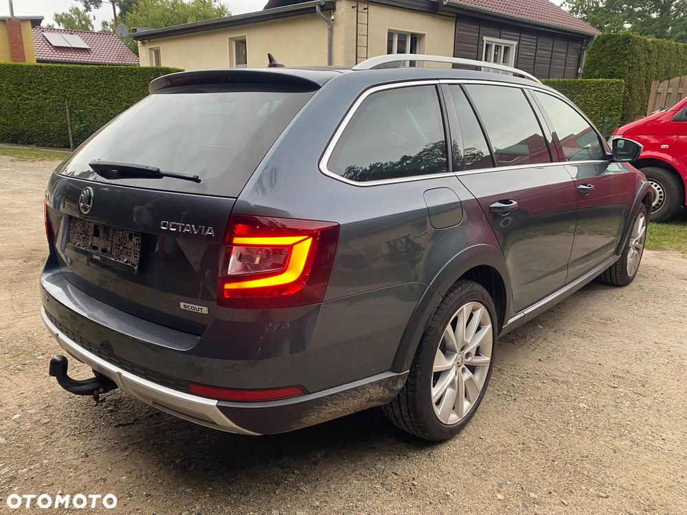 Skoda Octavia 2.0 TDI 4x4 DSG Scout - 17