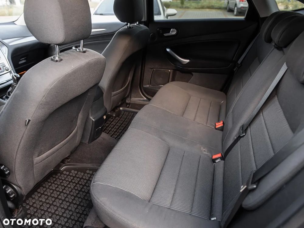 Ford Mondeo 2.0 Platinium X - 23