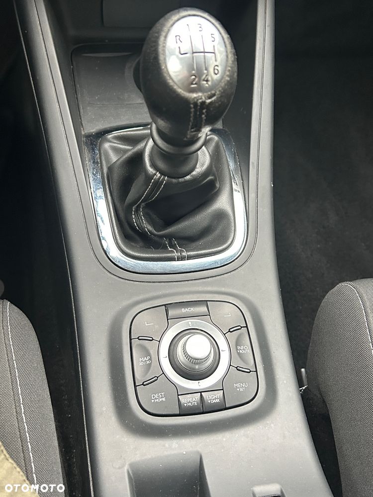 Renault Megane ENERGY TCe 130 LIMITED - 17