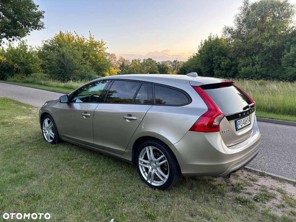 Volvo V60 D2 Momentum - 4