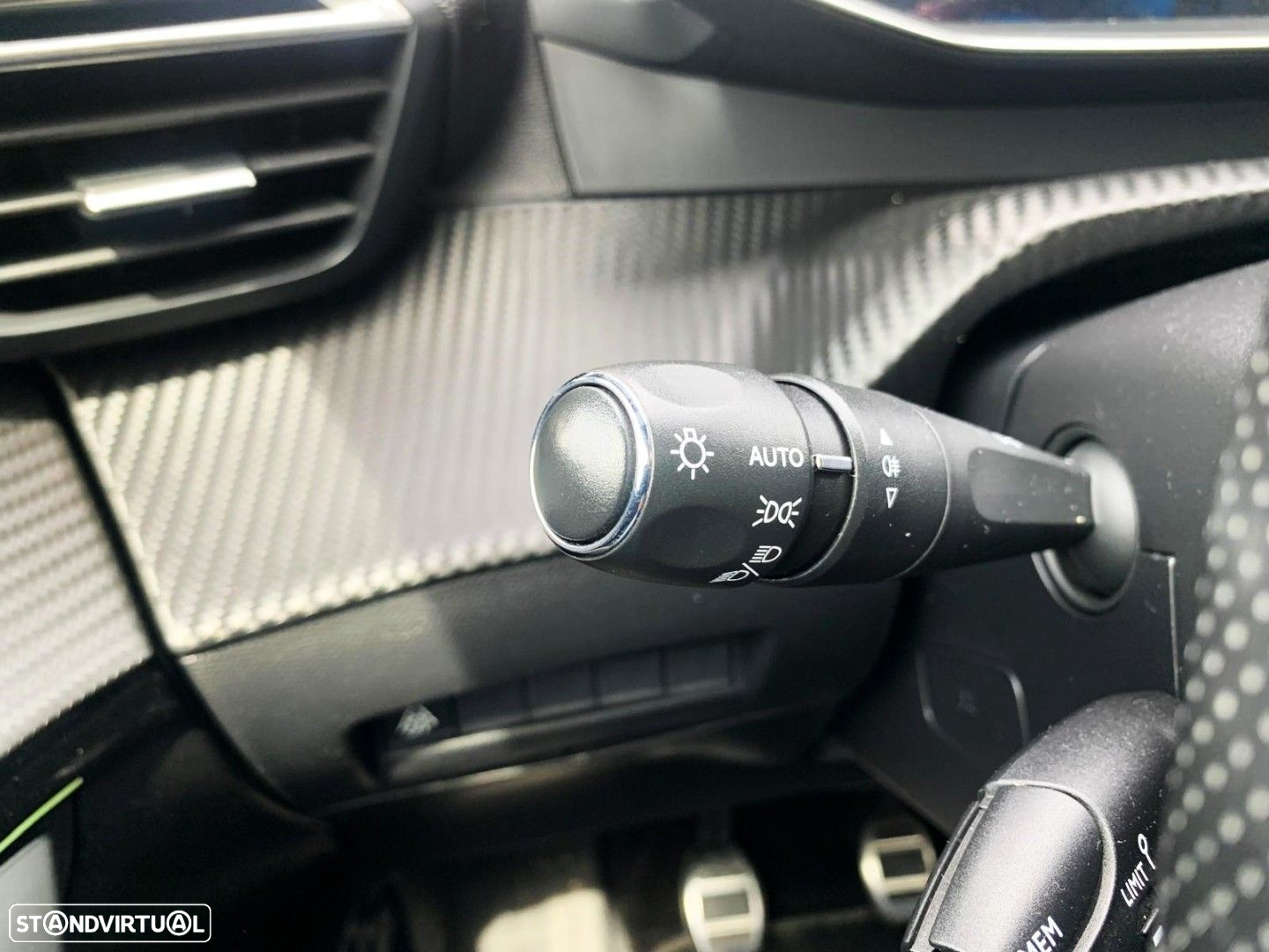Peugeot 208 1.5 BlueHDi GT Line - 32