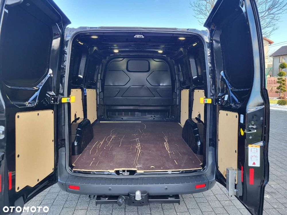 Ford Tourneo Custom - 19