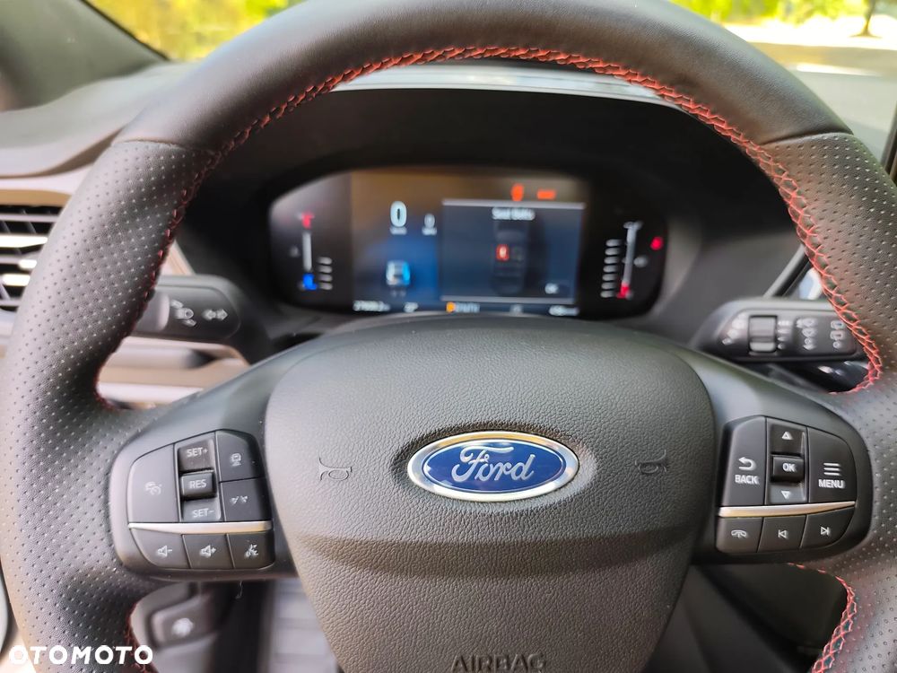 Ford Kuga 1.5 EcoBoost ST-LINE - 21