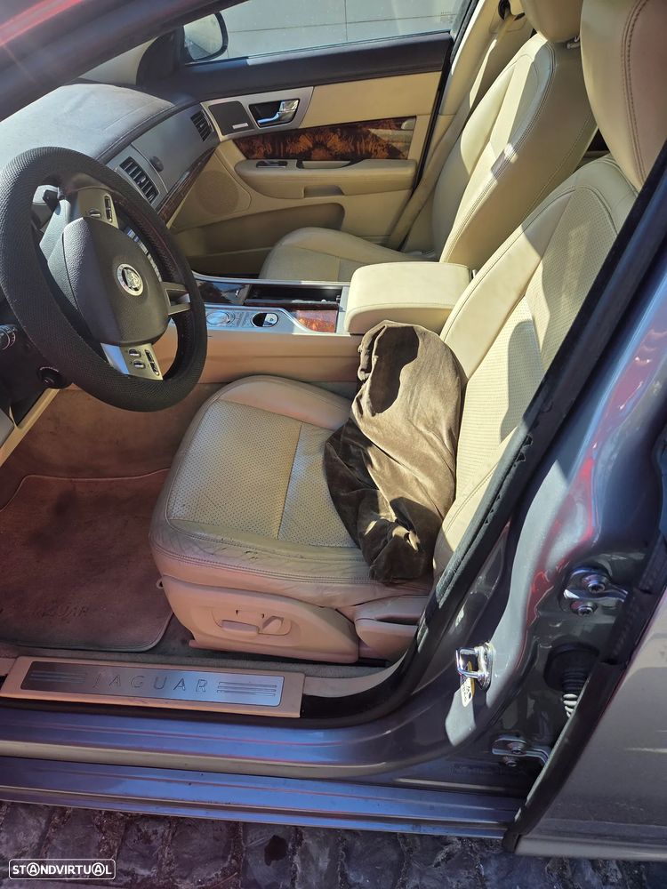 Jaguar XF - 2