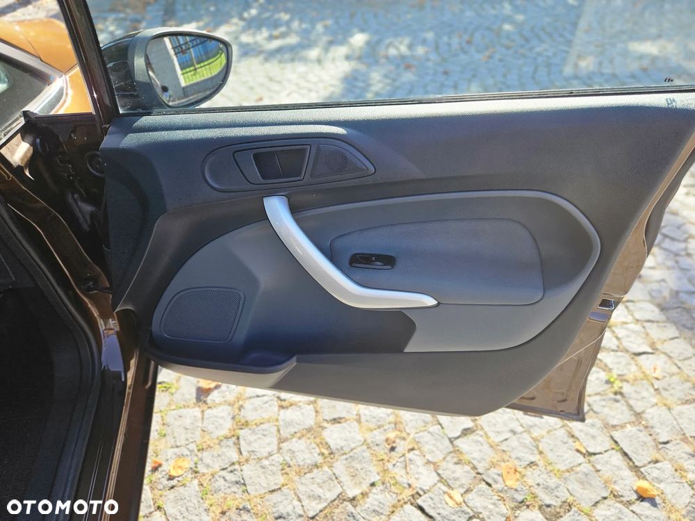 Ford Fiesta 1.25 Titanium EU5 - 21