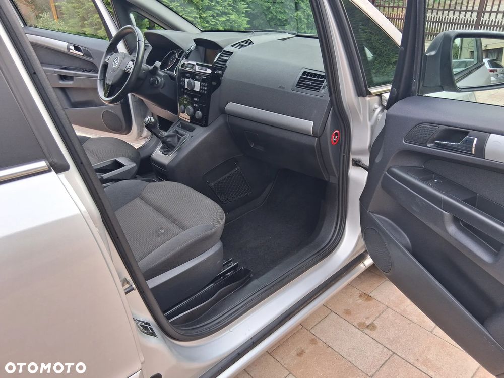 Opel Zafira 1.8 Family Plus - 10