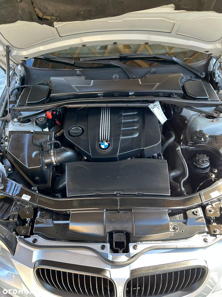 BMW Seria 3 320d - 40