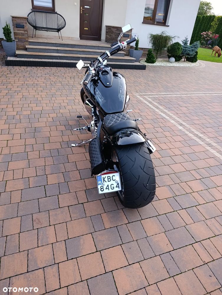 Suzuki Intruder - 6