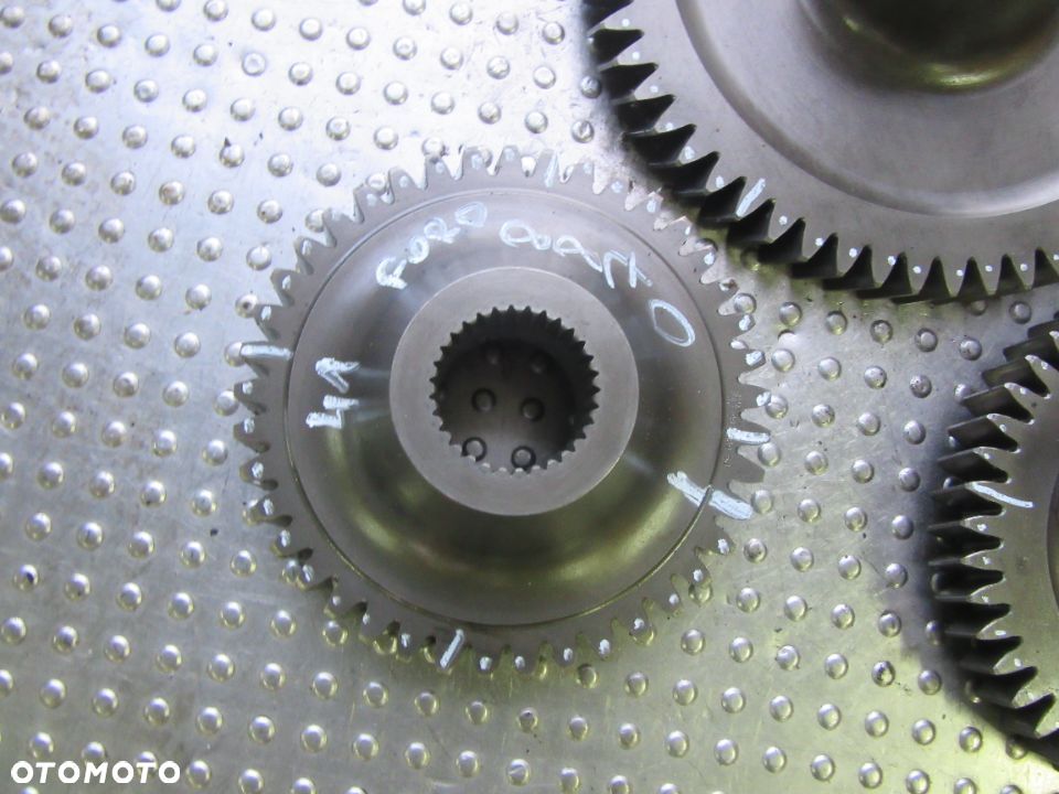 Koło zębate tryb 9840389 9840430 9840402 New Holland 8970 8870 8770 8670 Ford G240 G210 G190 G170 - 4