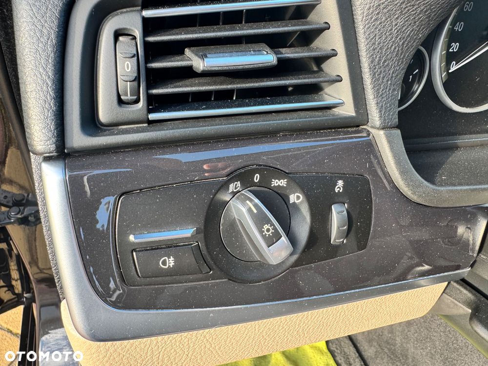 BMW Seria 5 520d Luxury Line - 24