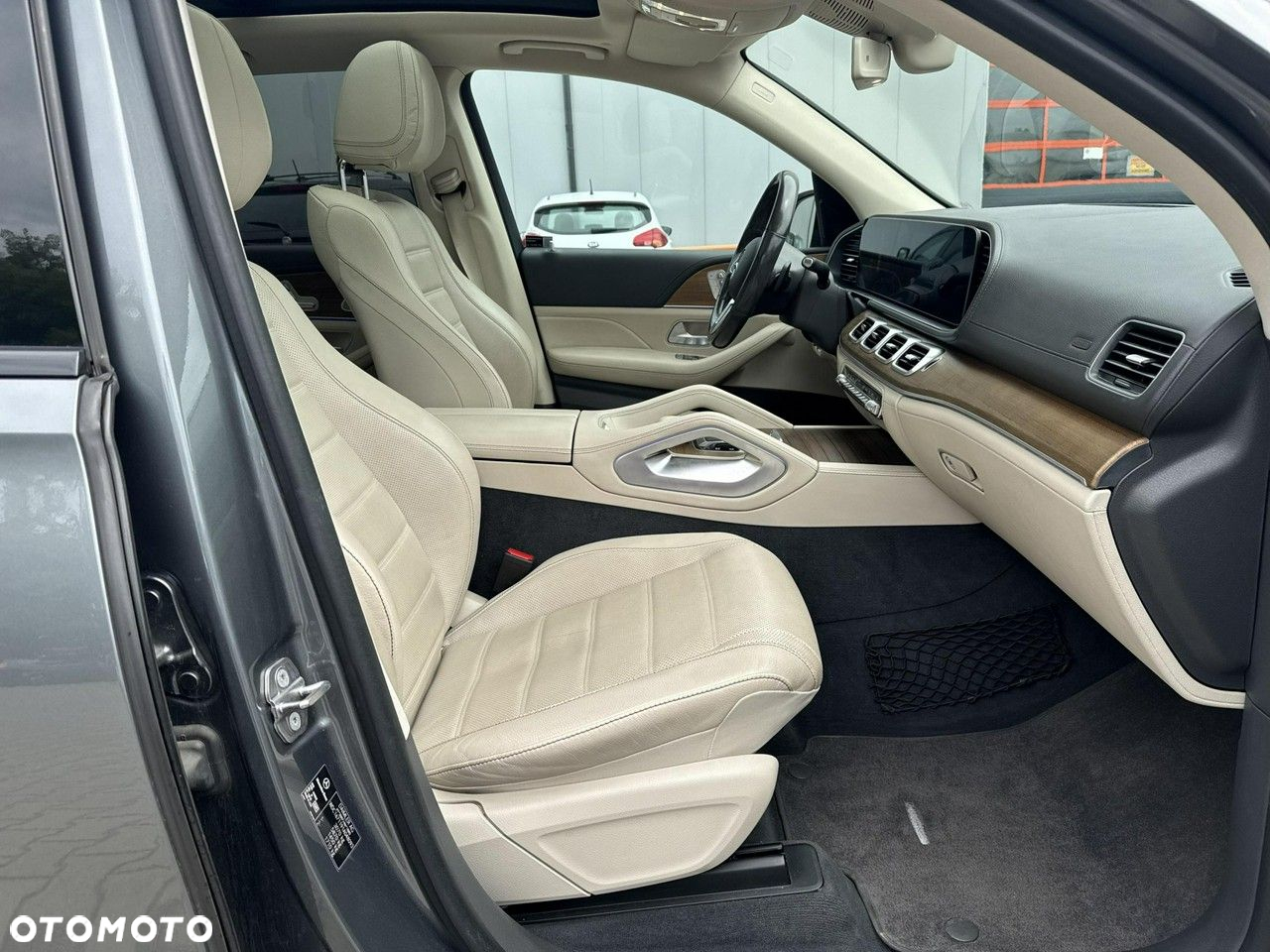 Mercedes-Benz GLE - 22