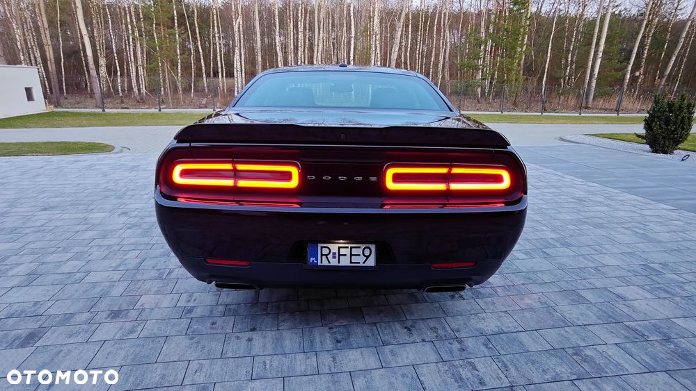 Dodge Challenger 5.7 R/T - 4