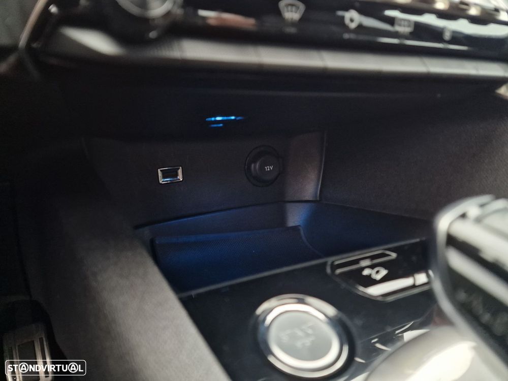 Peugeot 3008 1.6 BlueHDi GT Line Grip Control EAT6 - 30