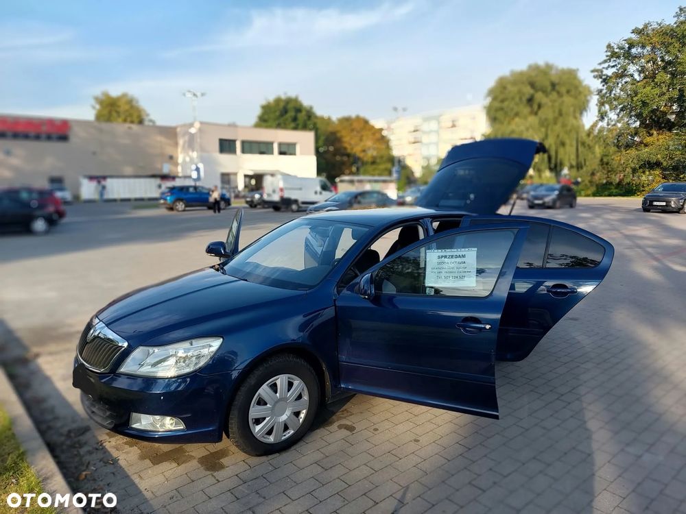Skoda Octavia 1.6 Ambiente Tiptr - 9