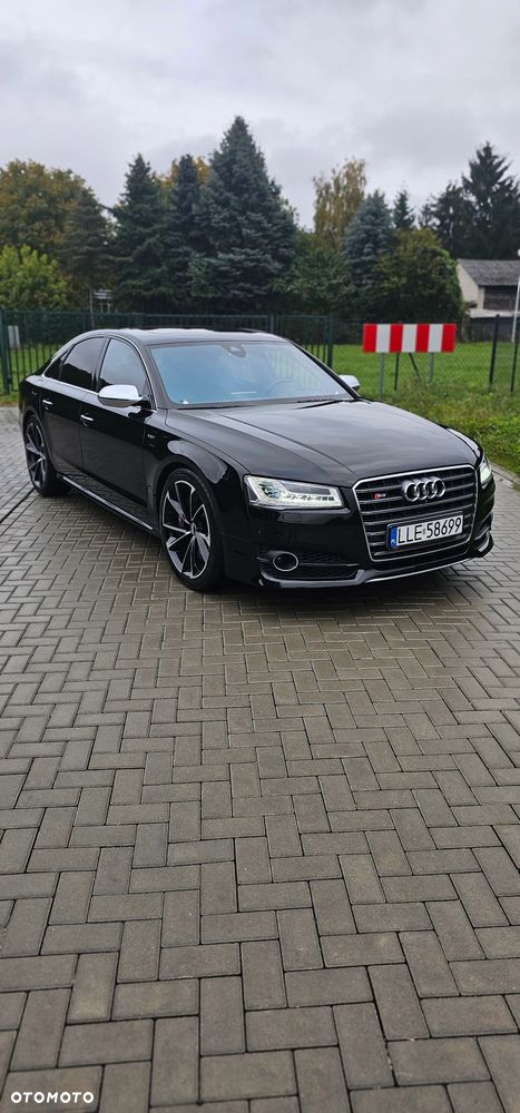 Audi S8 - 32