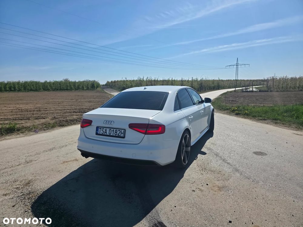 Audi A4 Limousine 2.0 TDI DPF clean diesel multitronic S line Sportpaket - 9