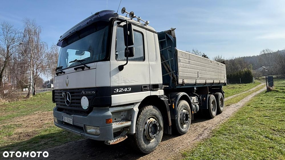 Mercedes-Benz Actros 3243 - 2