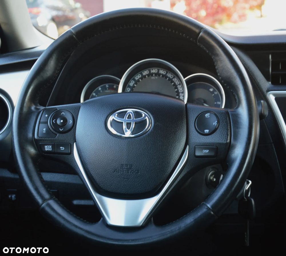 Toyota Auris - 18