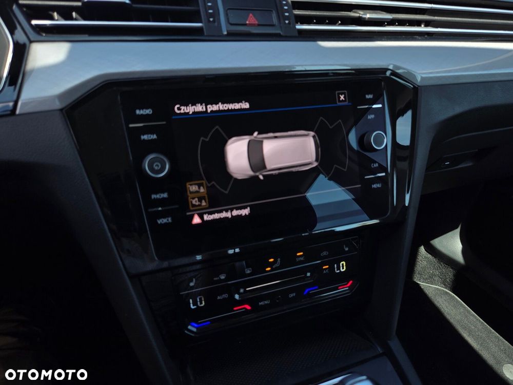 Volkswagen Passat - 19