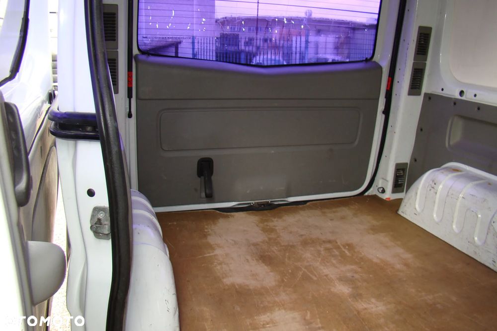 Opel Vivaro - 11