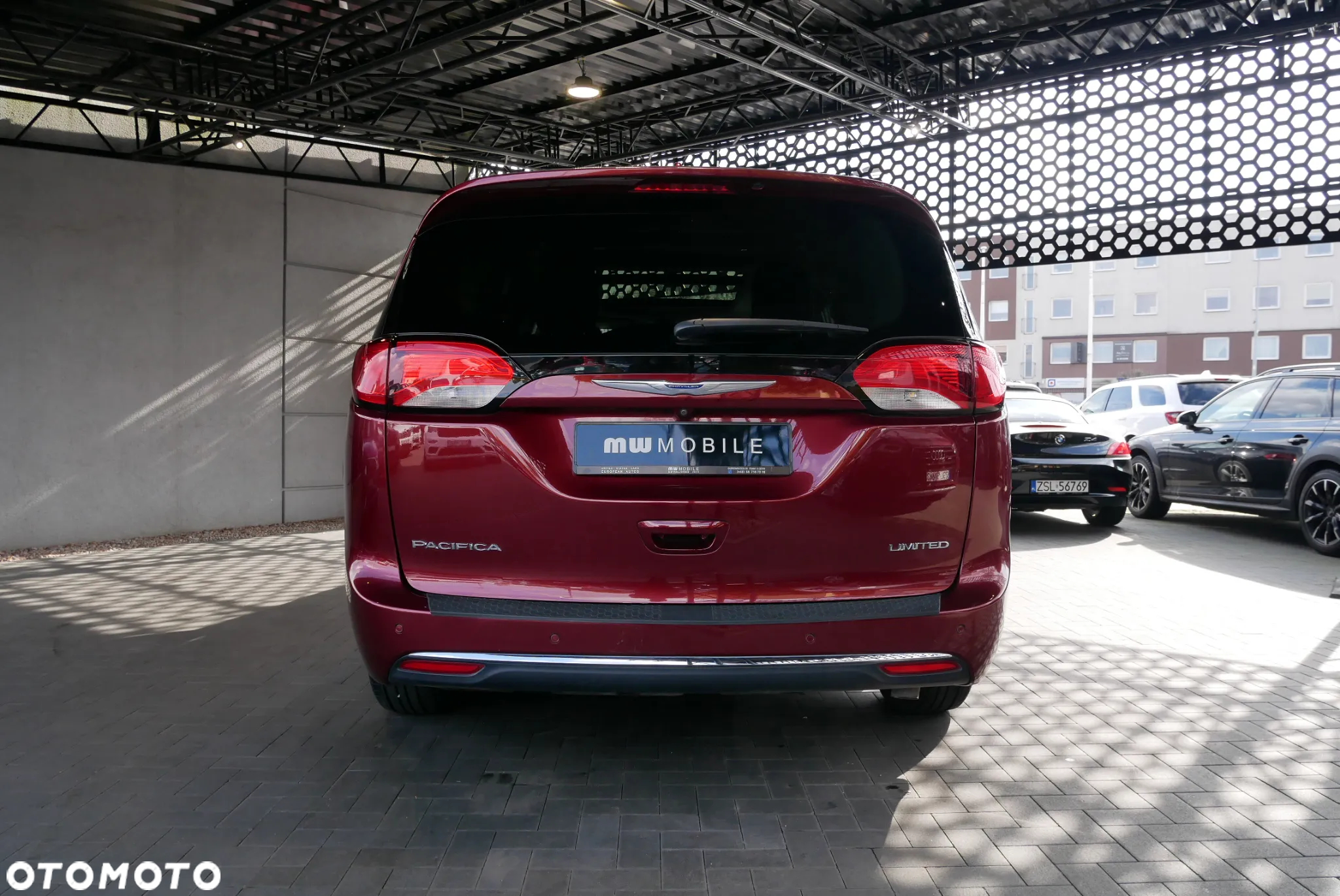 Chrysler Pacifica - 9