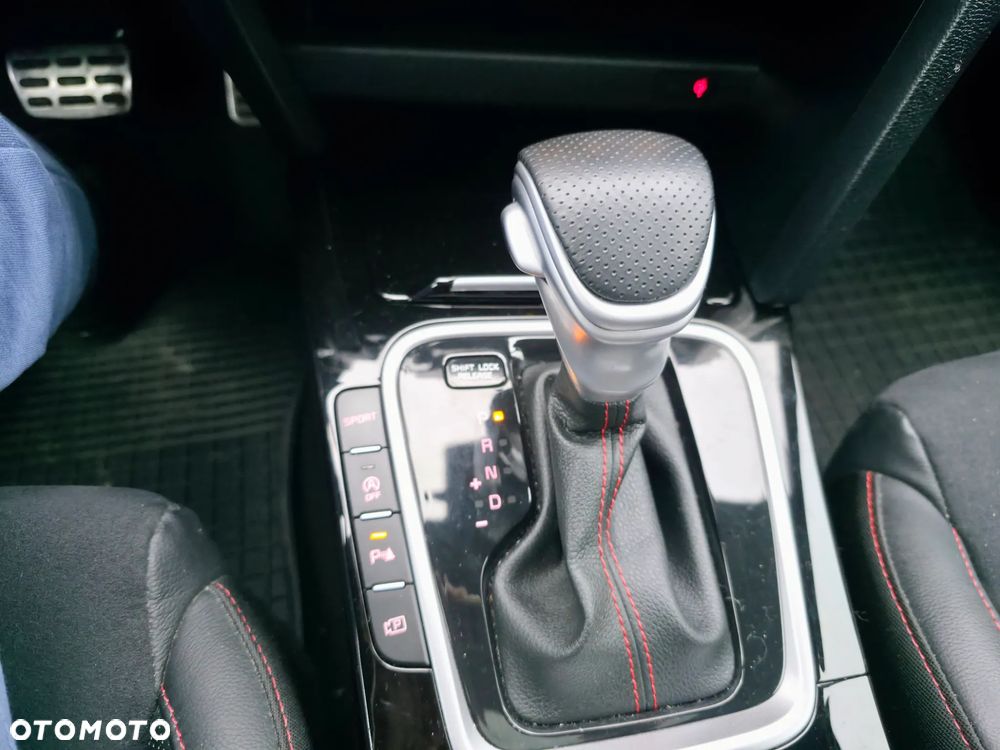 Kia ProCeed 1.6 T-GDI DCT7 OPF GT - 15