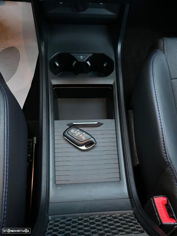 MG MG4 64 kWh Luxury - 17