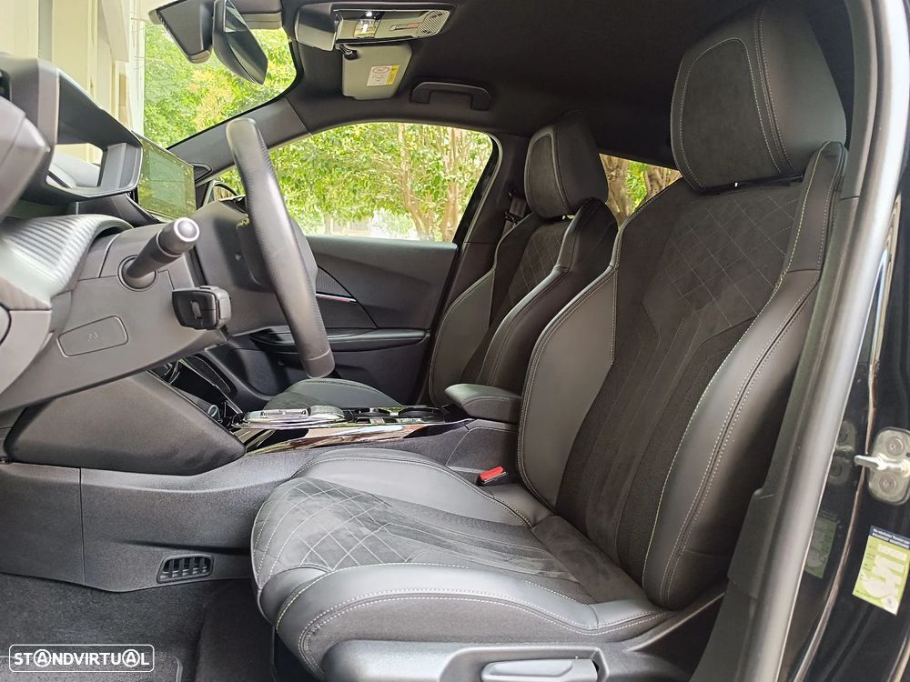Peugeot e-2008 GT Pack - 11