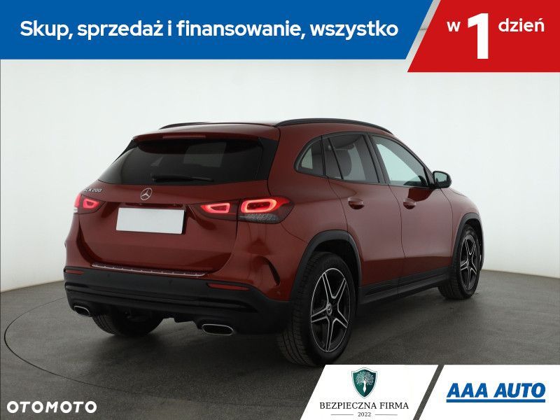 Mercedes-Benz GLA - 7