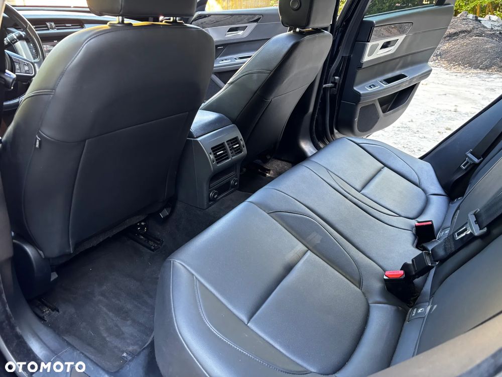 Jaguar XF 35t Prestige - 8
