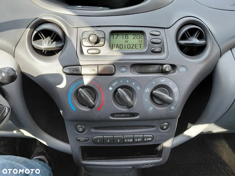 Toyota Yaris 1.3 Luna - 18