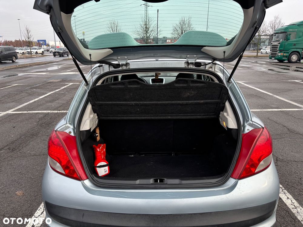 Peugeot 207 90 HDi FAP (Blue Lion) 99G - 7