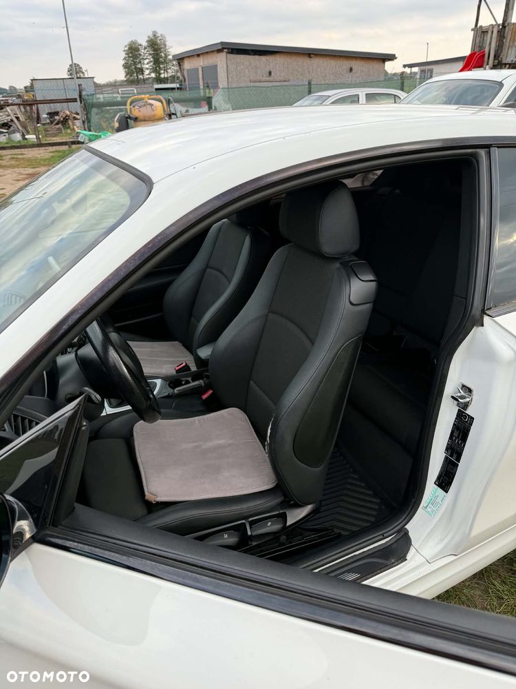 BMW Seria 1 118i - 6