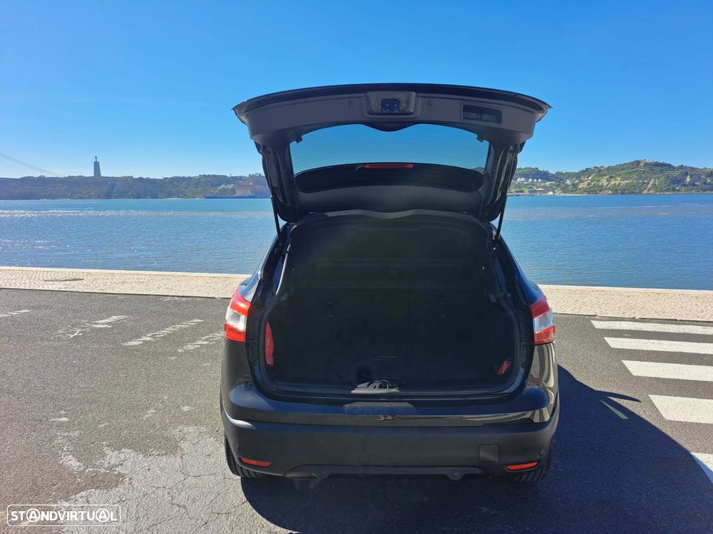Nissan Qashqai 1.5 dCi N-Connecta 18 - 16