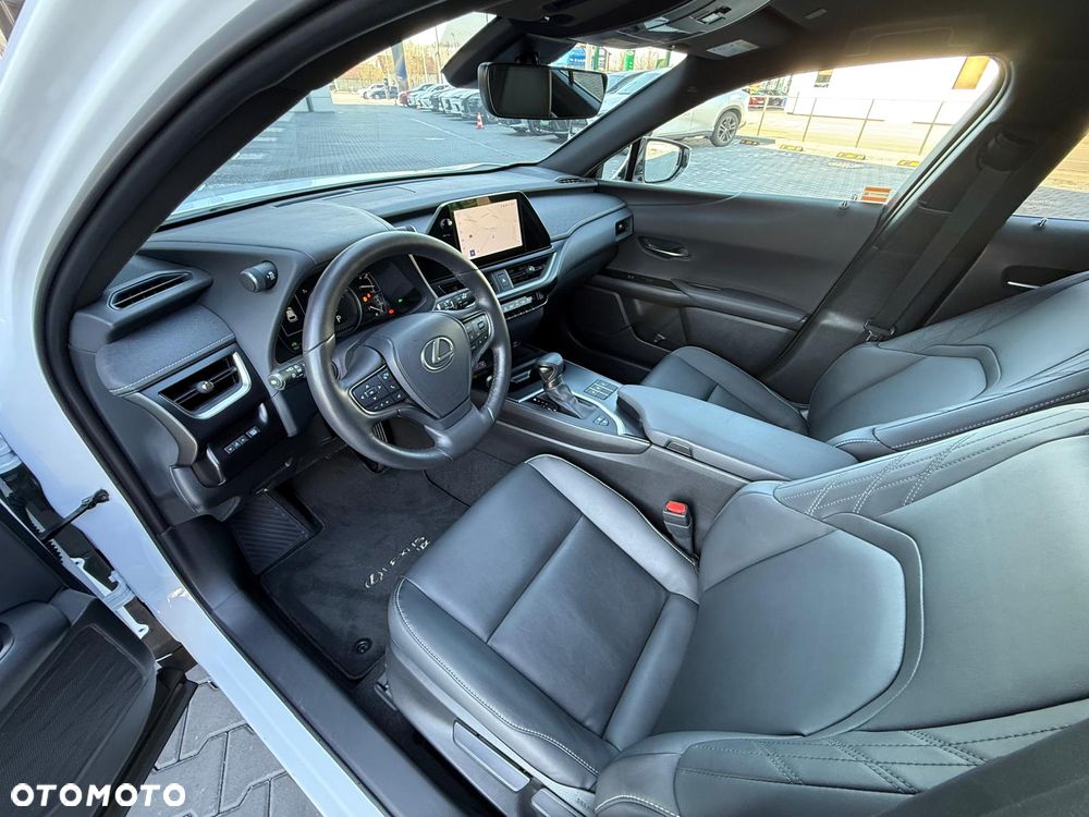 Lexus UX 250h GPF F Sport Design AWD - 4