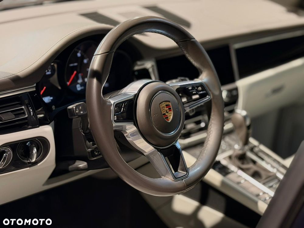 Porsche Macan - 27
