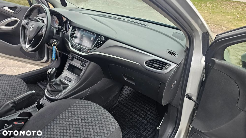 Opel Astra 1.6 CDTI Essentia - 13