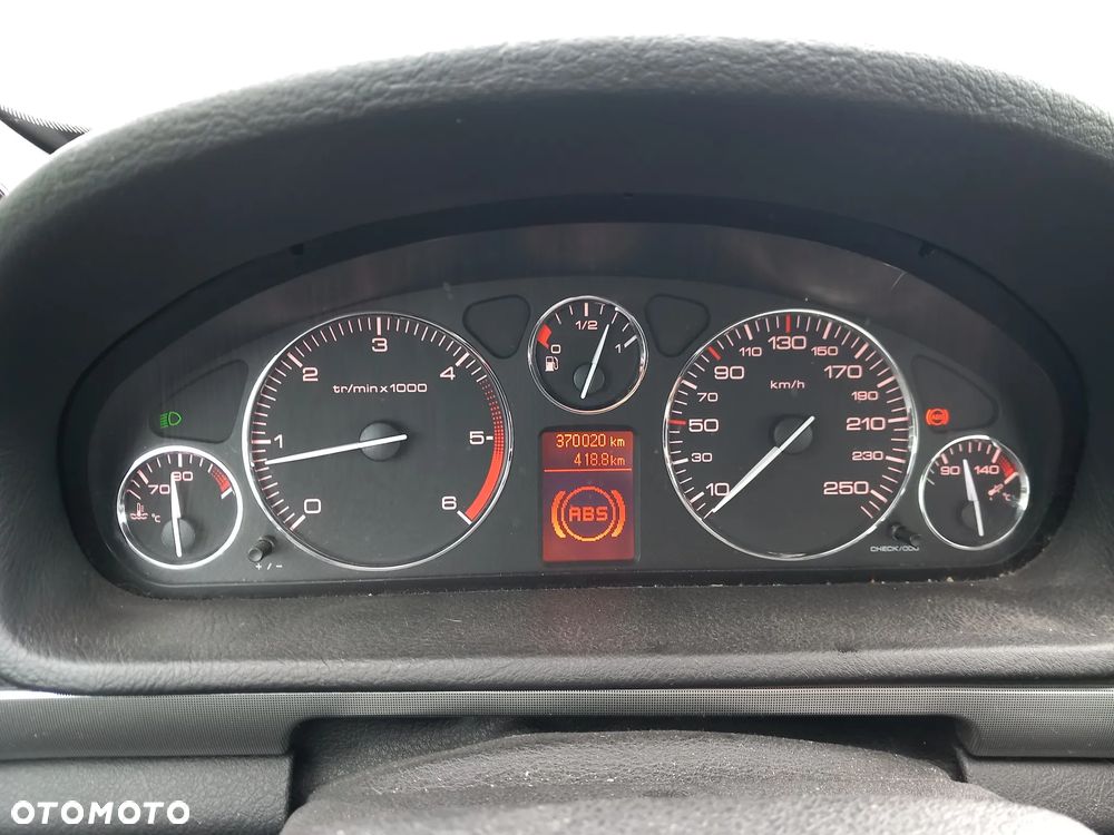Peugeot 407 - 11
