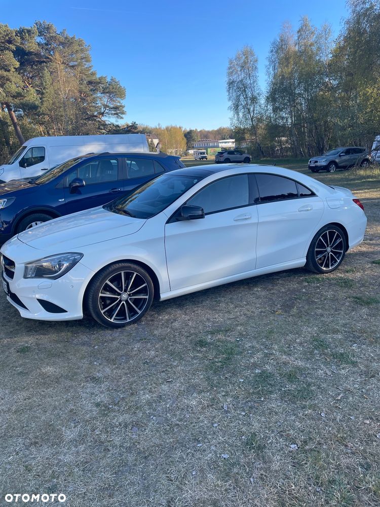 Mercedes-Benz CLA 180 AMG Line - 15